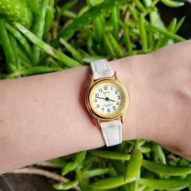 Vintage Lorus Classic Genuine Leather White & Gol… - image 1