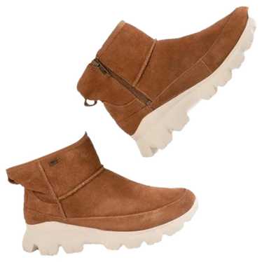 Ugg Snow boots