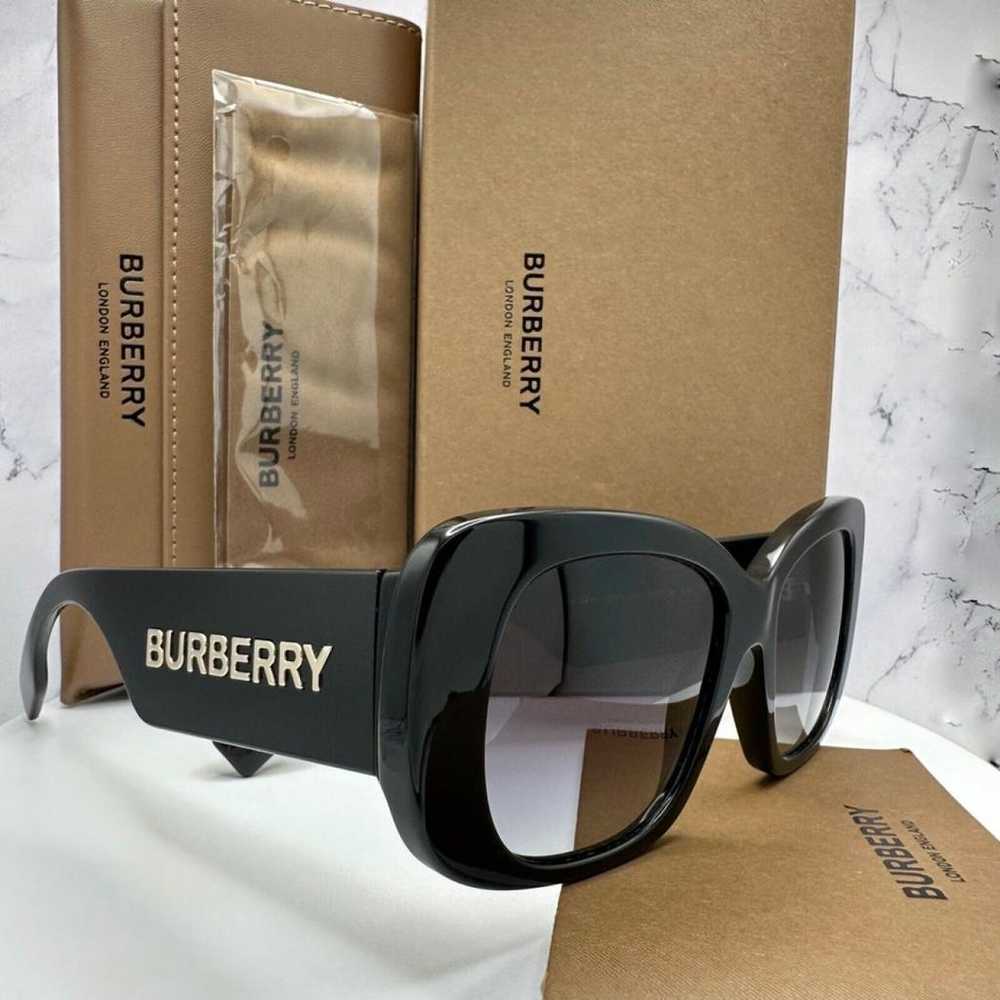 Burberry Sunglasses - image 10