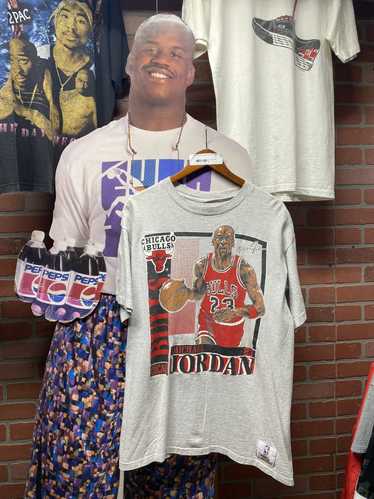 Vintage 90’s Vintage Michael Jordan Bulls Tee Shir