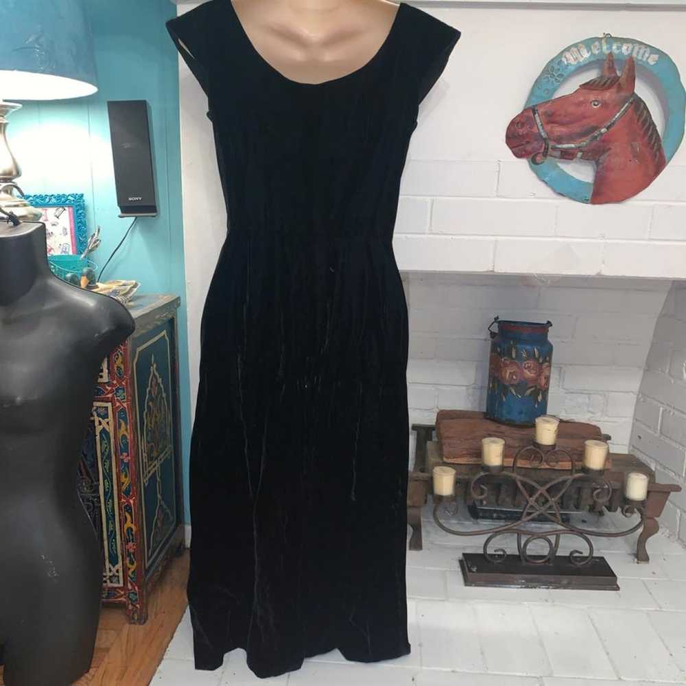 Non Signé / Unsigned Velvet mid-length dress - image 8