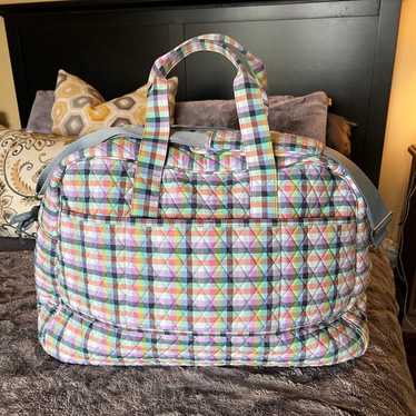 BEAUTIFUL VERA BRADLEY OVERNIGHT BAG