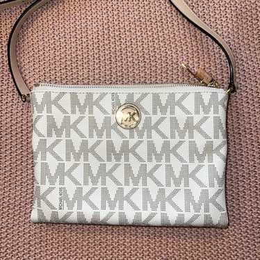 Michael Kors Women's Signature PVC Fulton EW
Cross