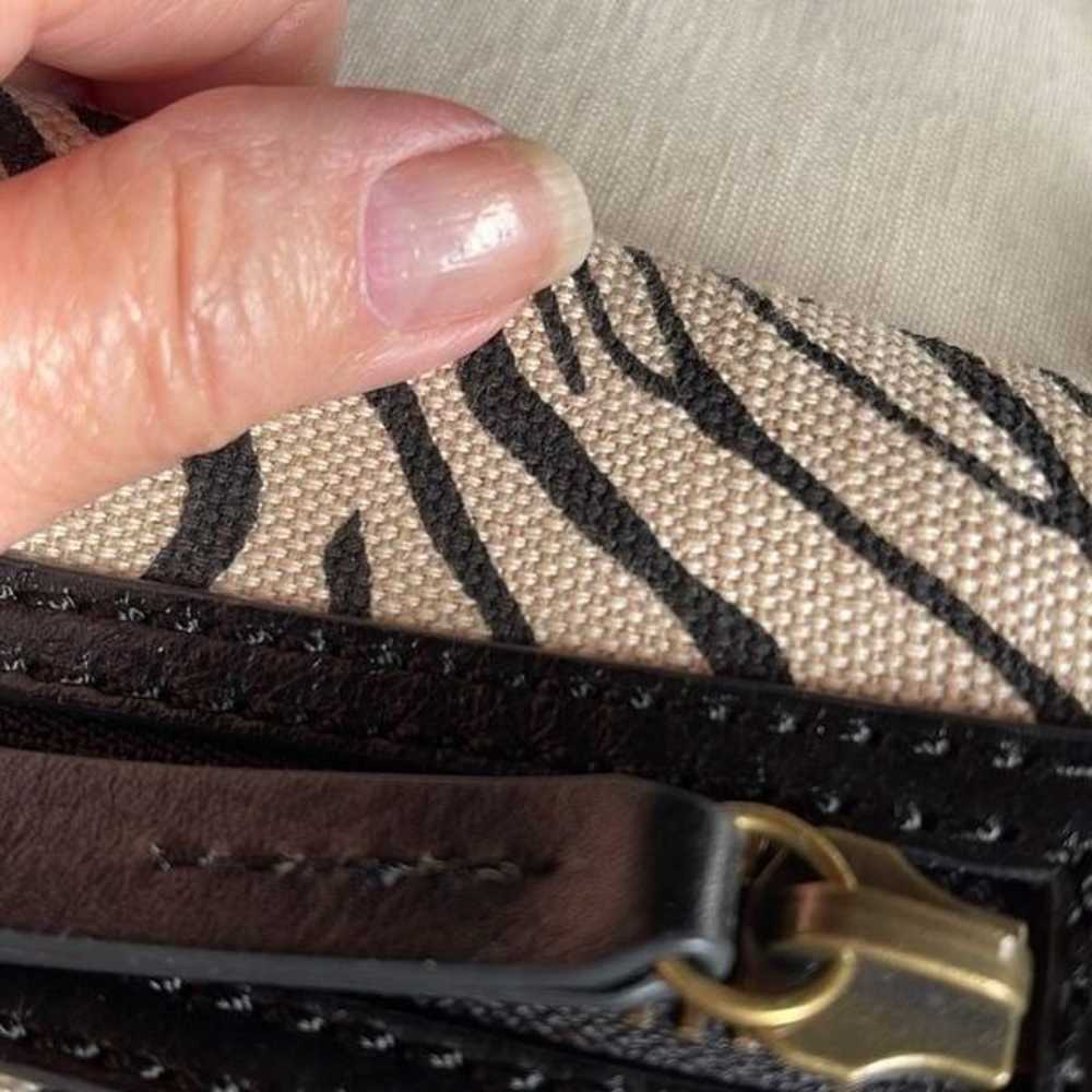 Vintage Fossil zebra striped crossbody bag. - image 4