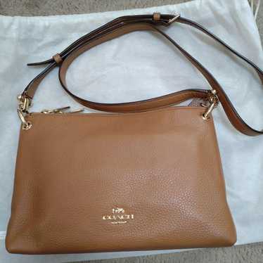 Excellent condition COACH shoulder bag in camel.