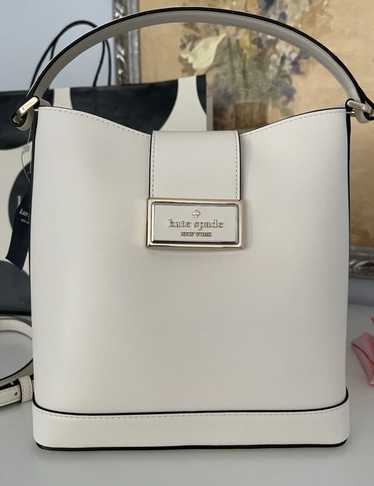 Kate Spade Kate Spade Reegan Bucket Bag Smooth Le… - image 1