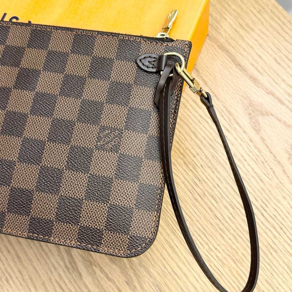 LOUIS VUITTON Neverfull Damier Ebene Pochette Wri… - image 6