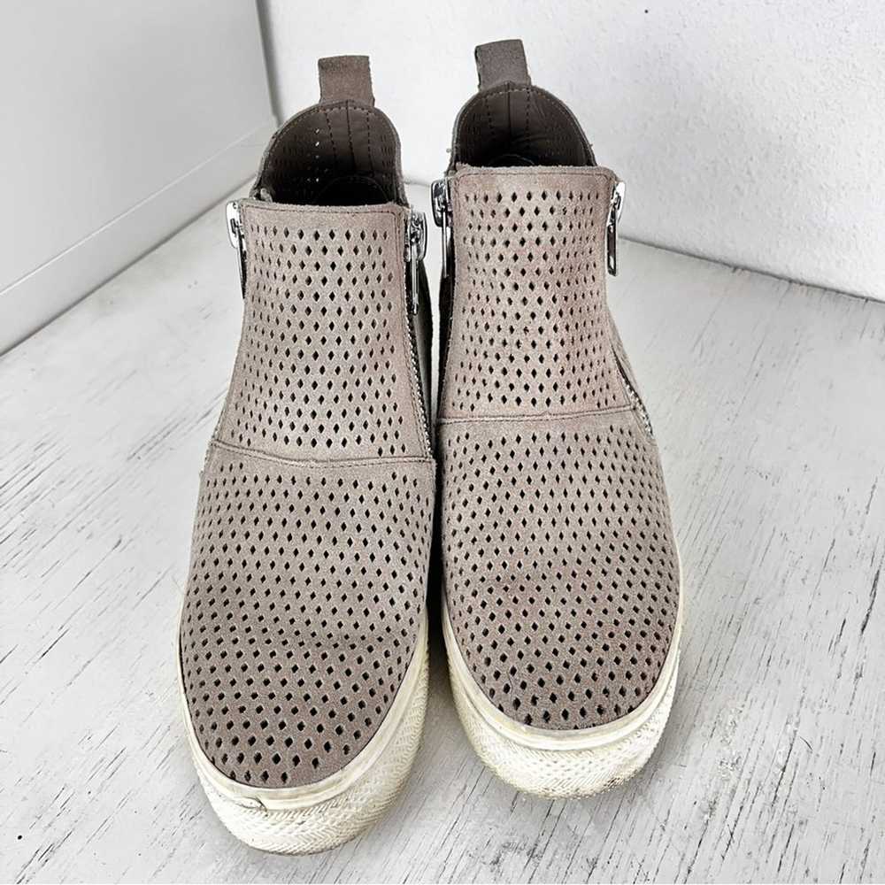 Steve Madden Wedgie sneaker tan suede ankle boot … - image 3