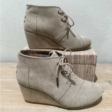 TOMS Suede Desert Wedge Booties Taupe Womens Size 