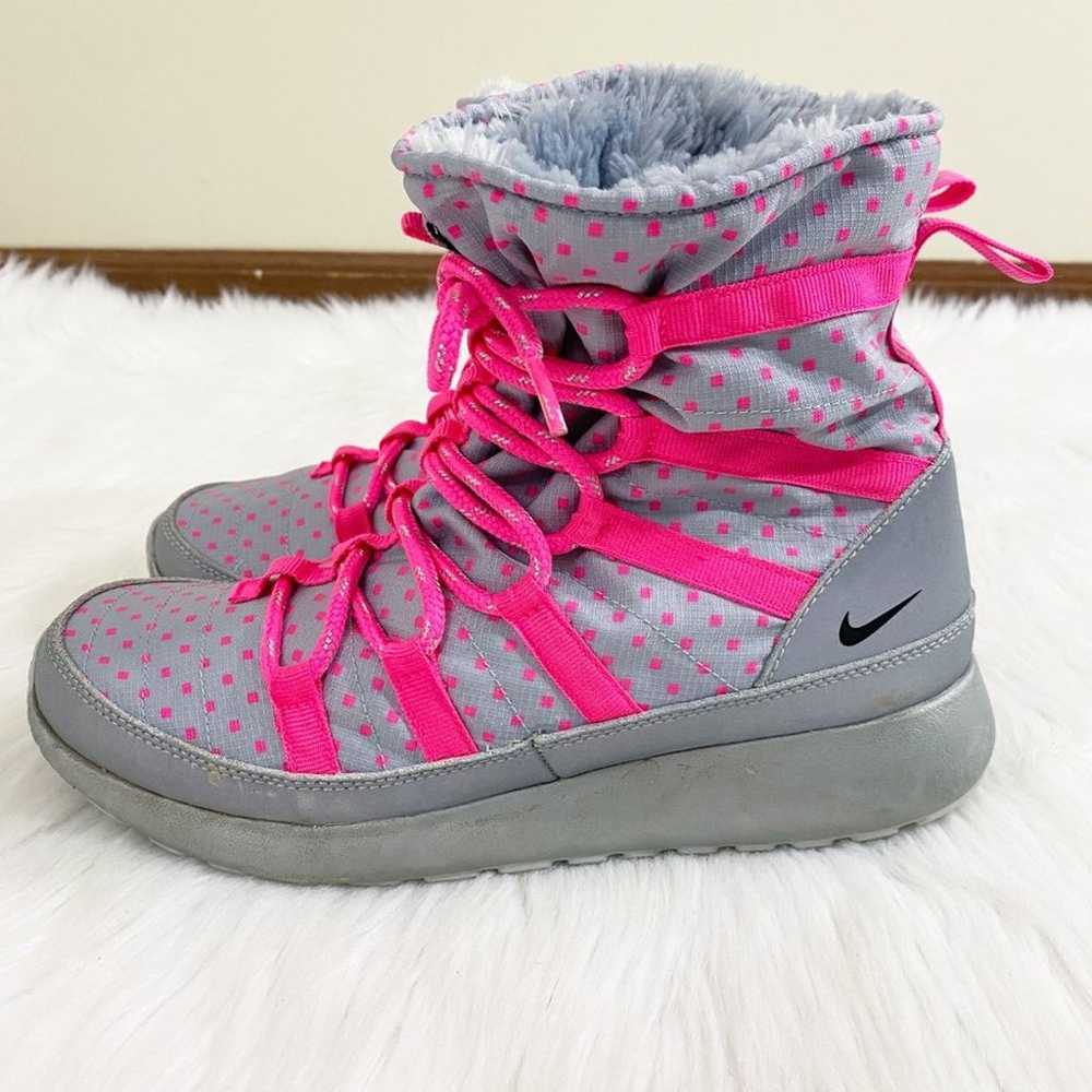 Nike Gray & Neon Pink Rosherun Hi Snkrbt Flash Sn… - image 3