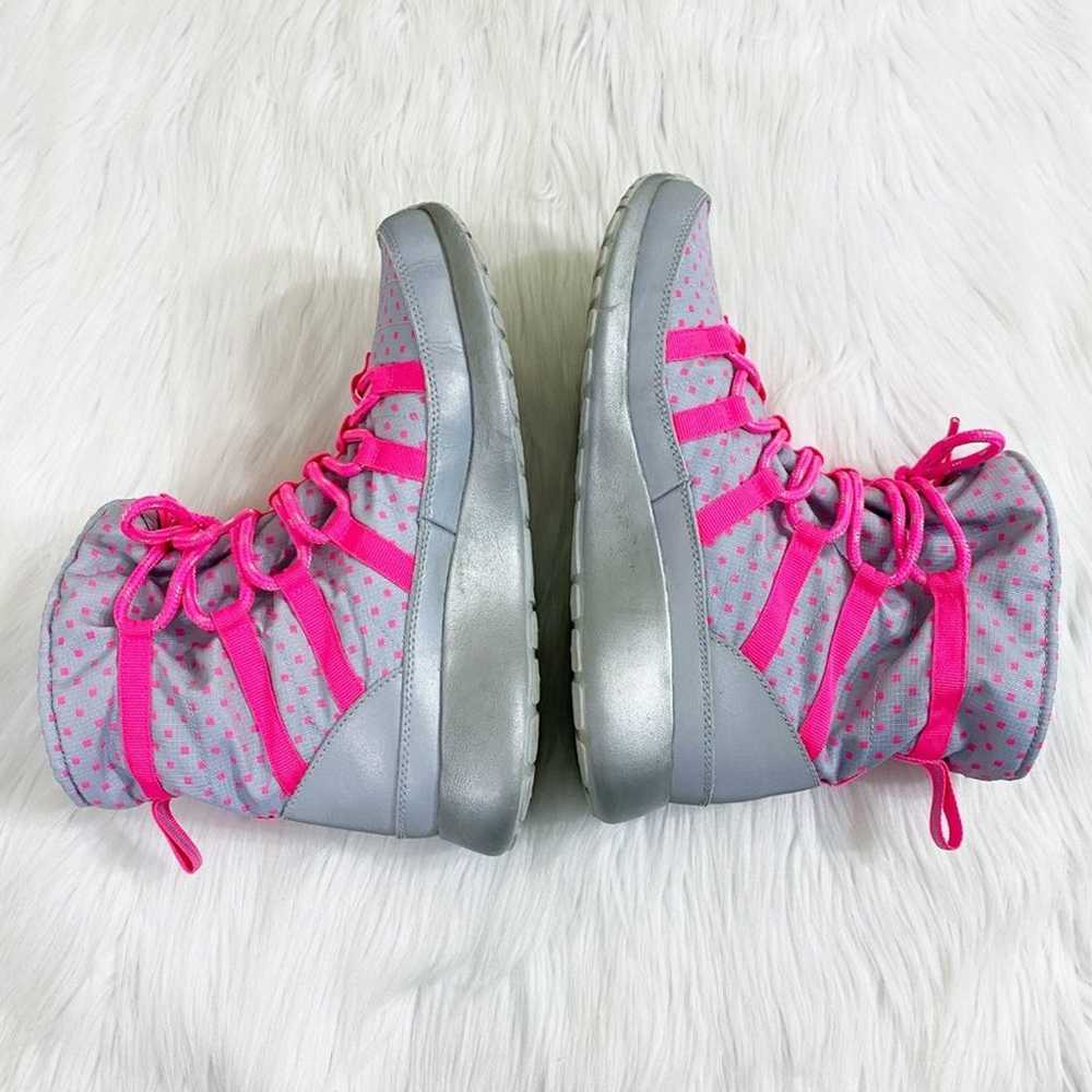 Nike Gray & Neon Pink Rosherun Hi Snkrbt Flash Sn… - image 5