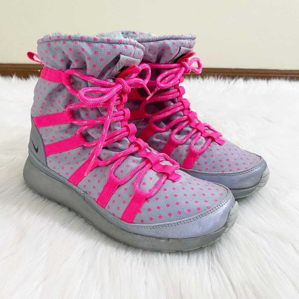 Nike Gray & Neon Pink Rosherun Hi Snkrbt Flash Sn… - image 8