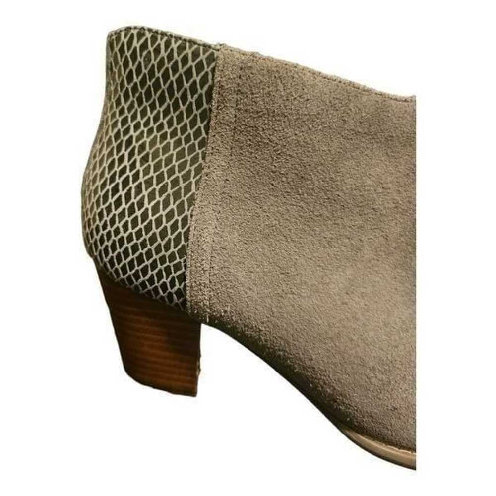 VIONIC Bromley Taupe Ankle Boots Suede Embossed S… - image 5