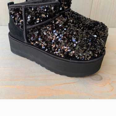 UGG  ULTRA MINI sequence PLATFORM Black sz 8 # out