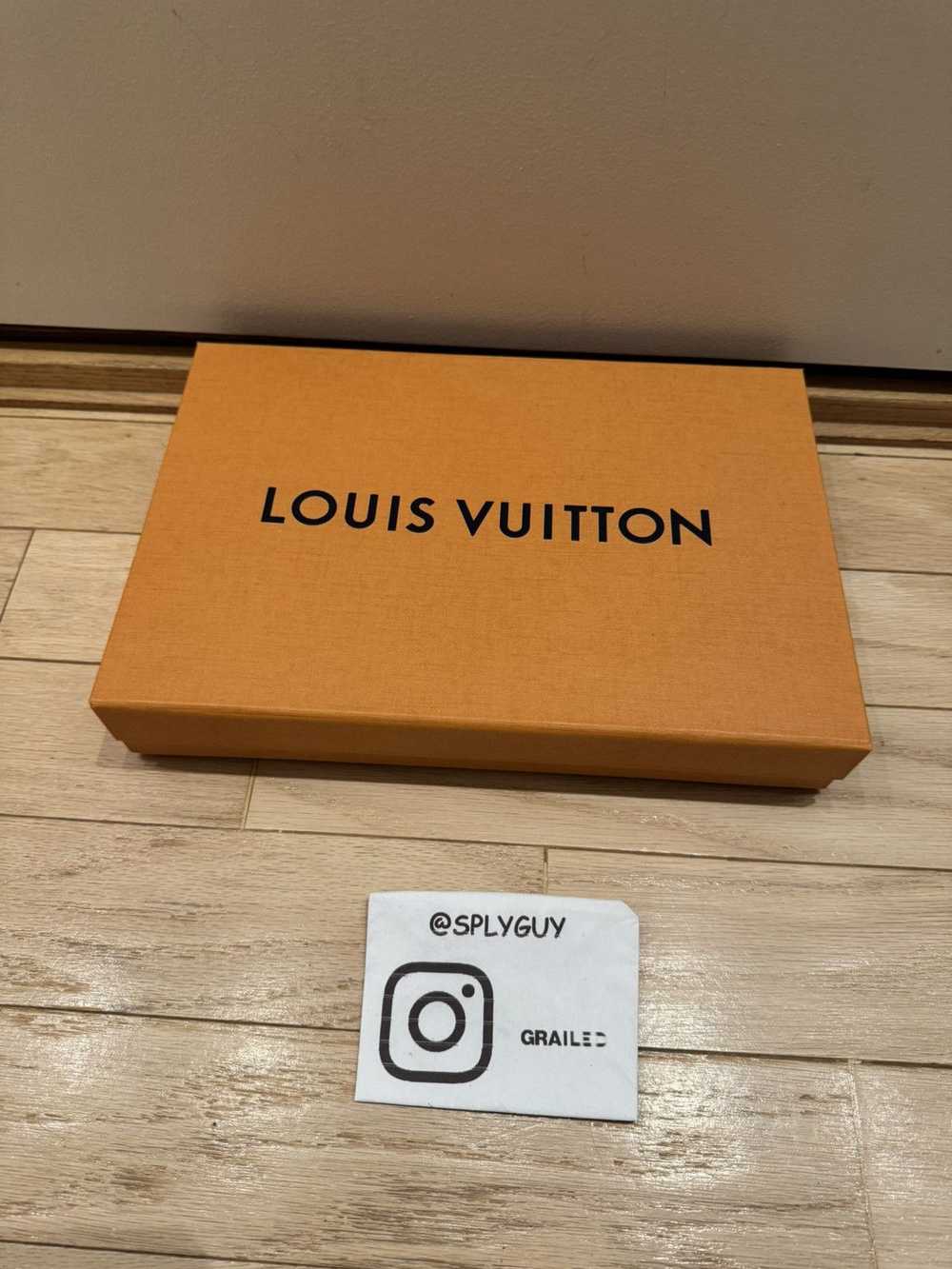 Louis Vuitton Louis Vuitton Logo Printing Round N… - image 10