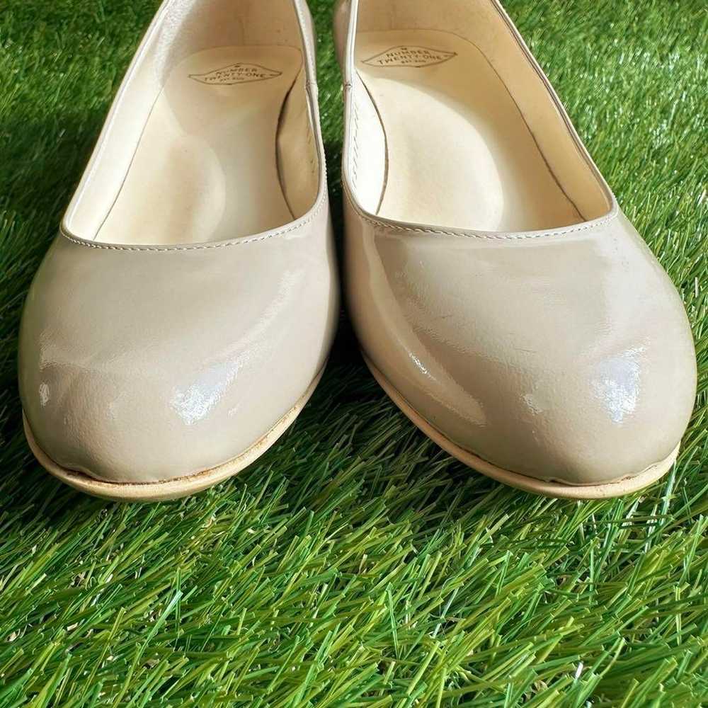 【Unused】 Number Twenty-One Enamel Pumps 22cm Beige - image 9