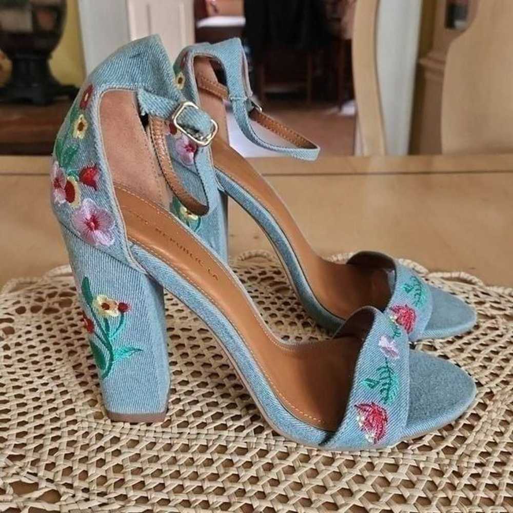 Shoe republic la light denim floral heels size 9 - image 2