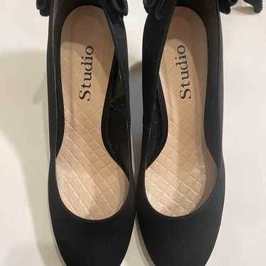 Ginza Washington Black Pumps with Ribbon, Size 23.