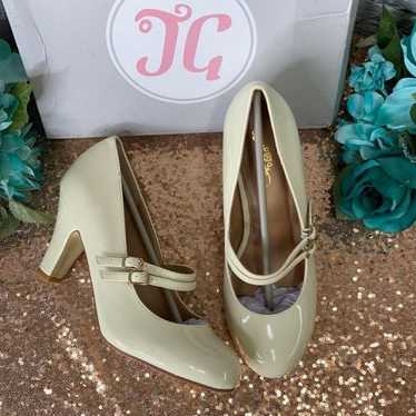 Journee Collection Beige Pumps 9M