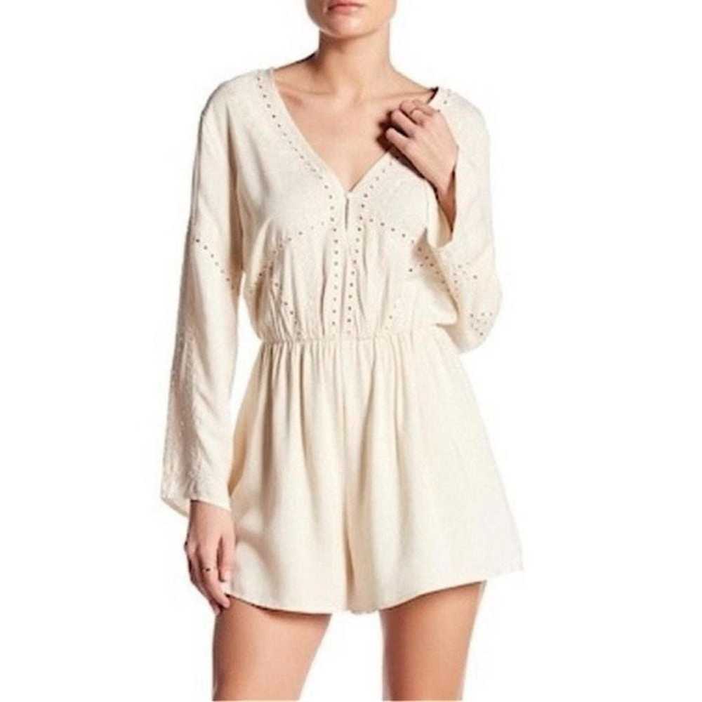 ASTR The Label Anthropologie Women's Cream Playsu… - image 1