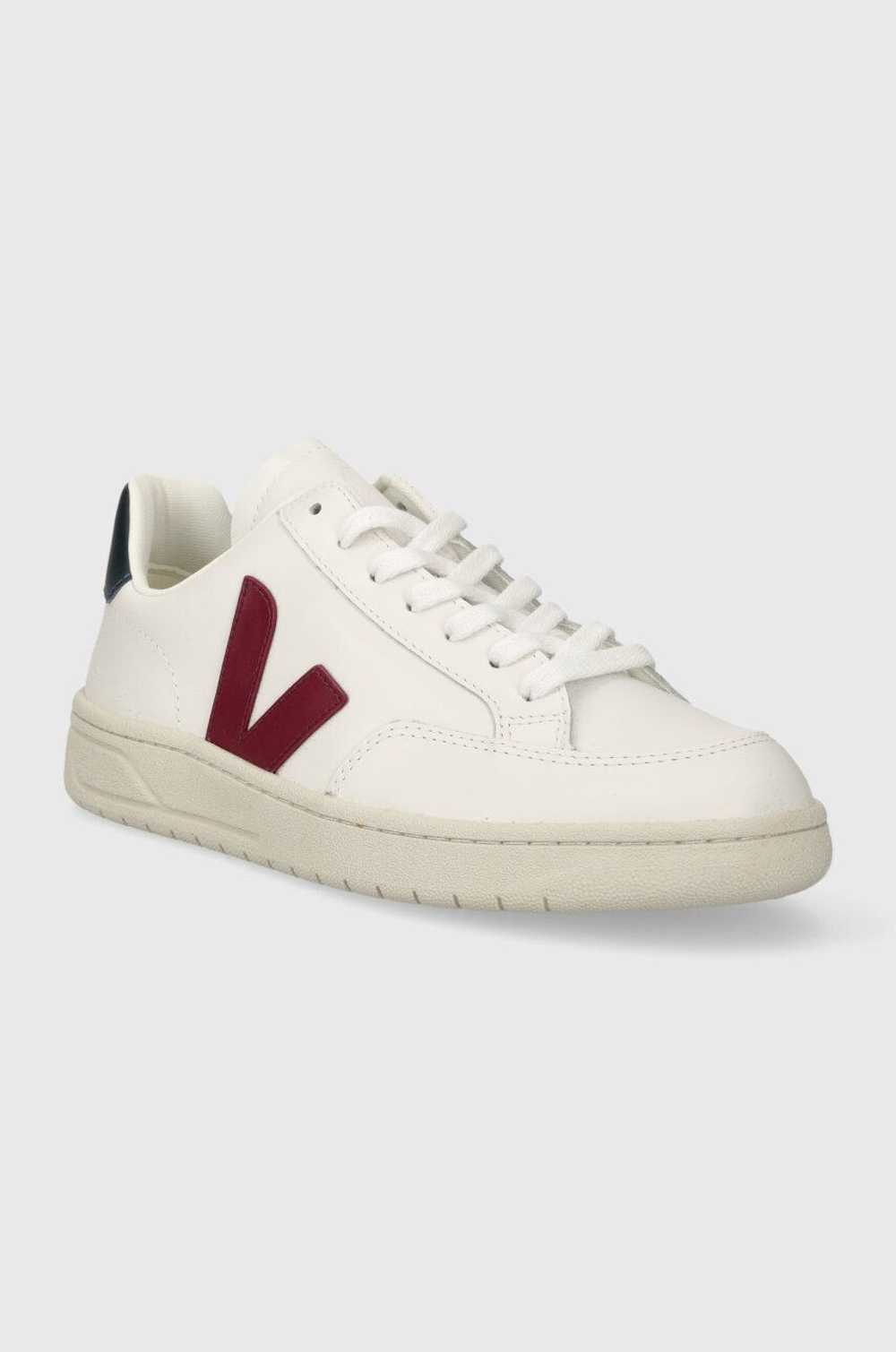 Veja o1s22i1n1224 V -12 Low-Top Sneakers in White - image 2