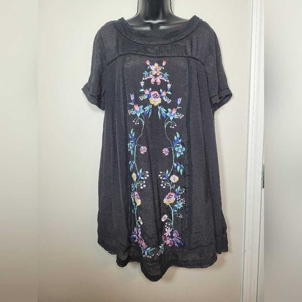 Umgee Embroidered Floral Crochet Mini Dress sz L … - image 1