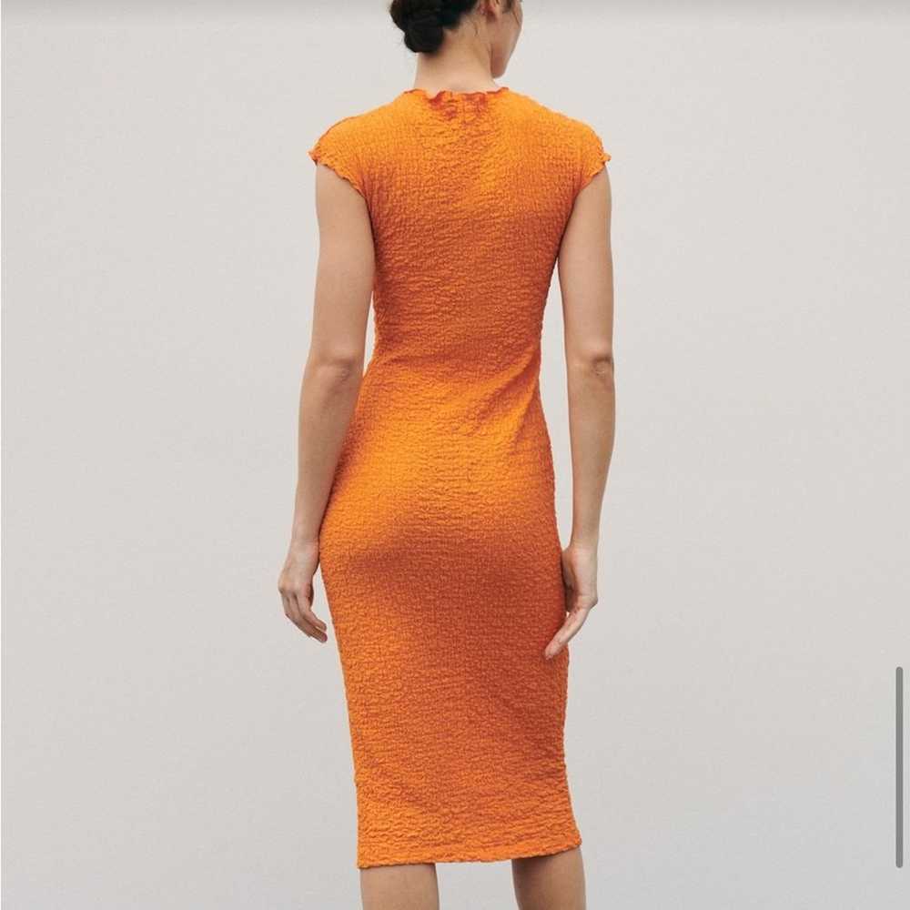 Zara orange ruched midi dress medium - image 10