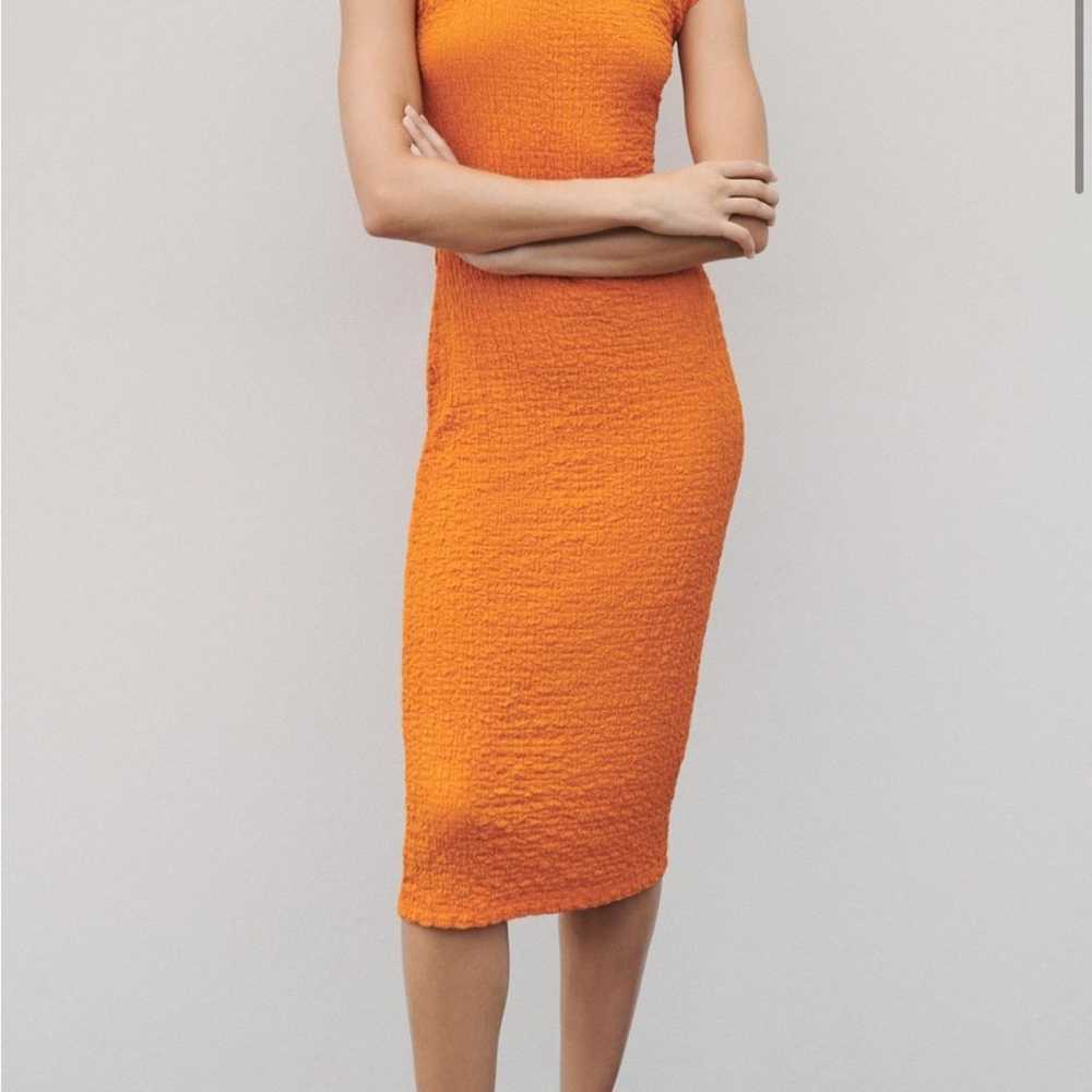 Zara orange ruched midi dress medium - image 12