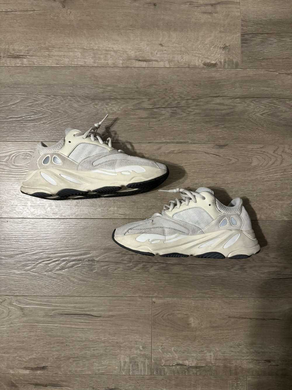 Adidas Yeezy 700 cream - image 1