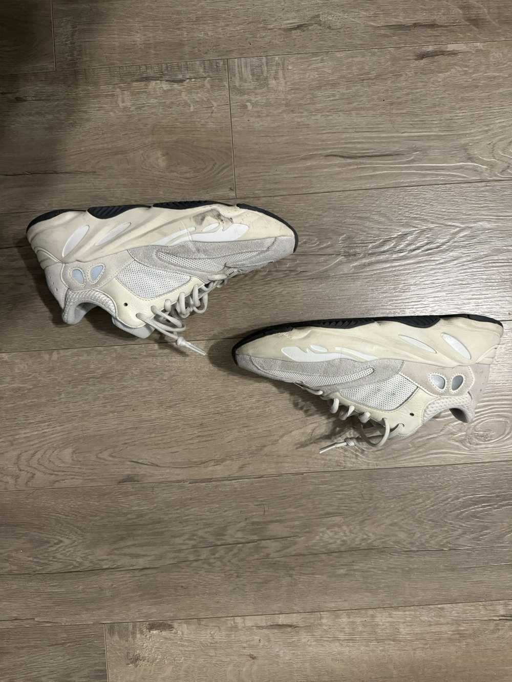 Adidas Yeezy 700 cream - image 2