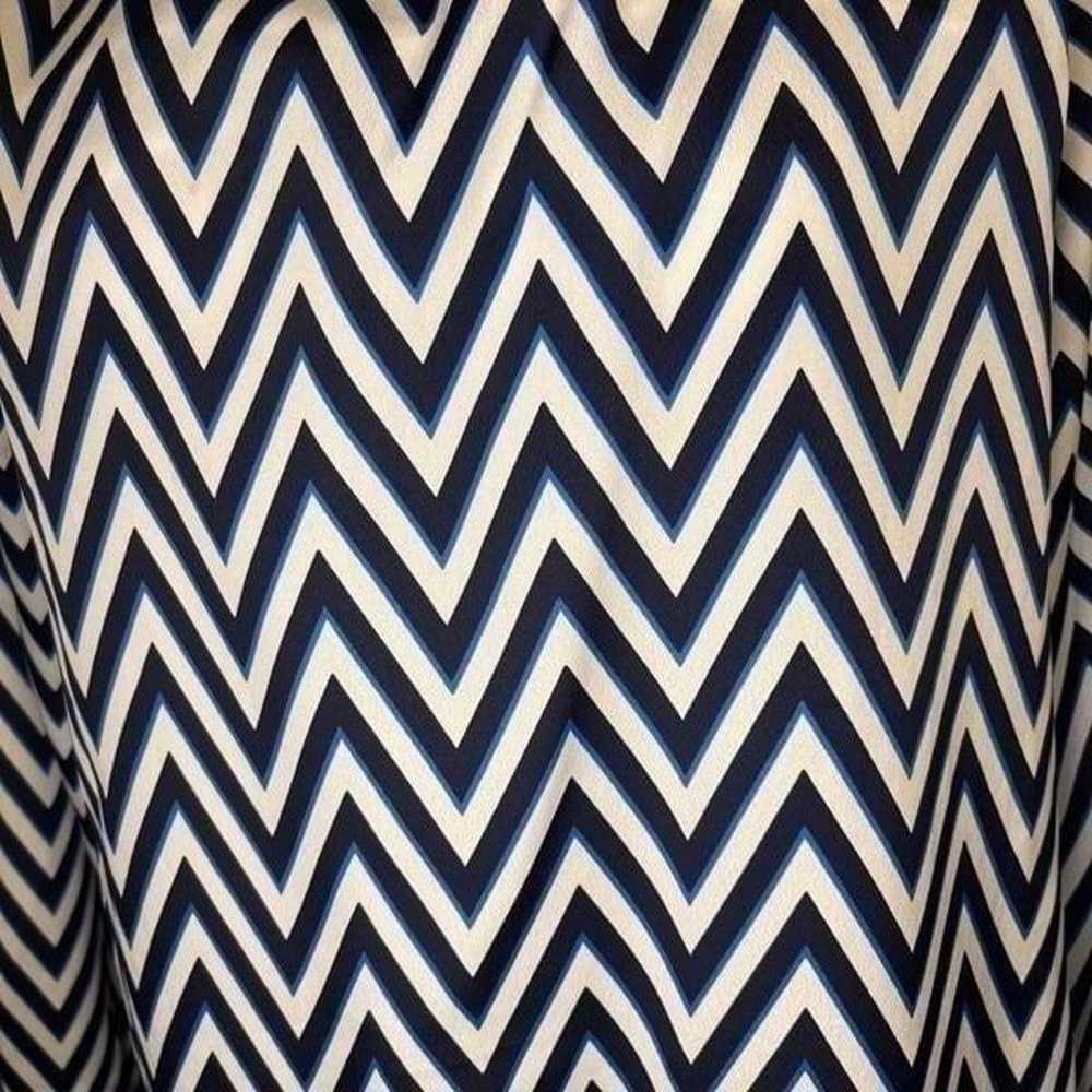 Everly Anthropologie Blue and White Chevron Shift… - image 3