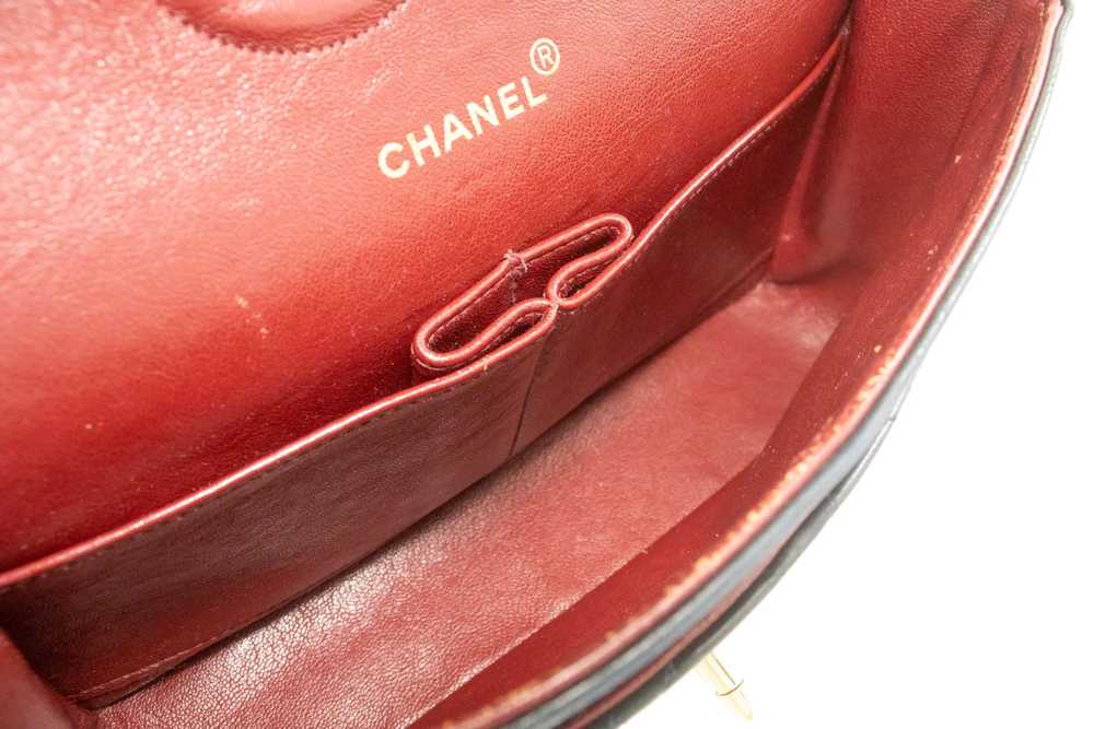 Chanel Black Leather Shoulder Bag (Pre-Owned) - image 7