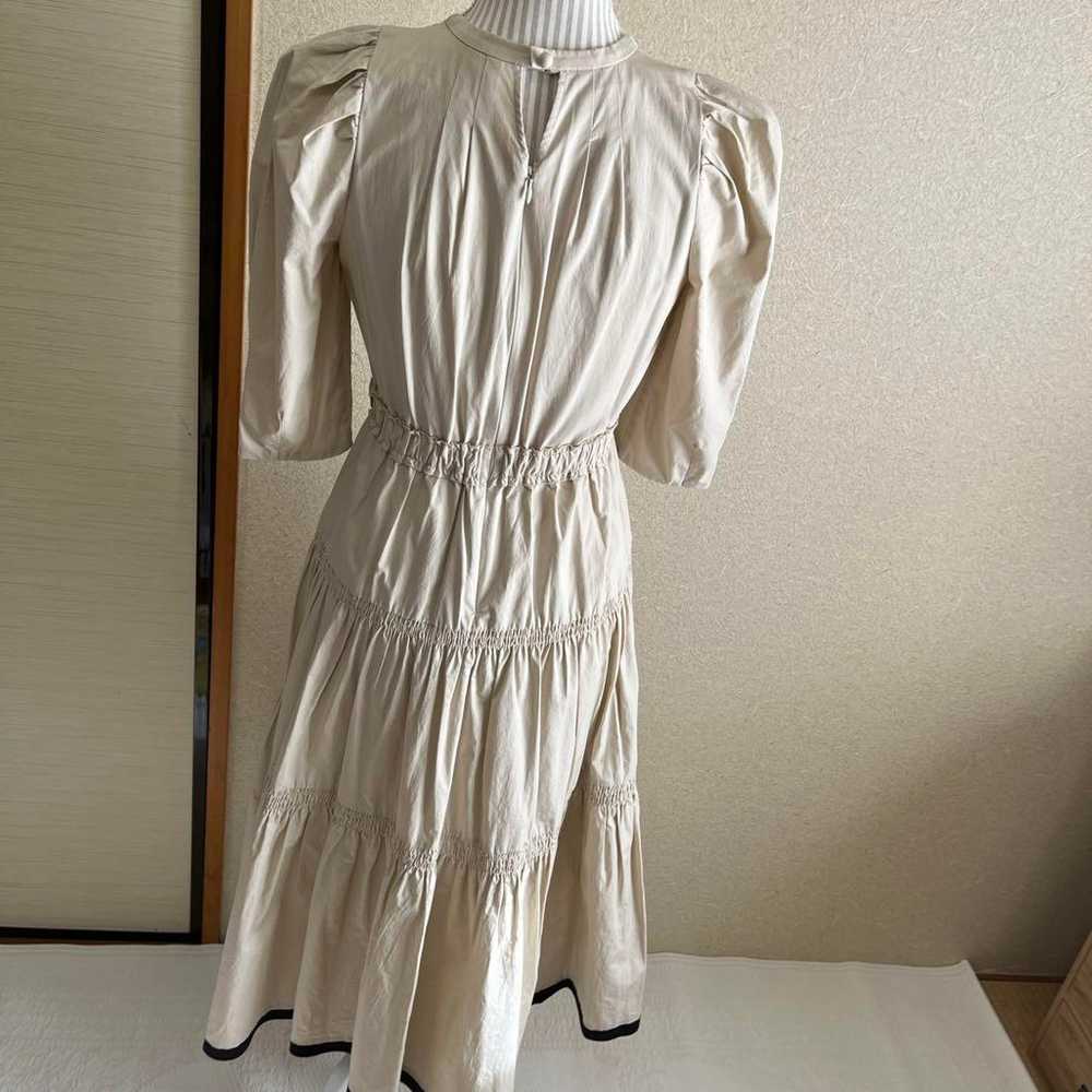 Cream-colored pleated dress - image 5