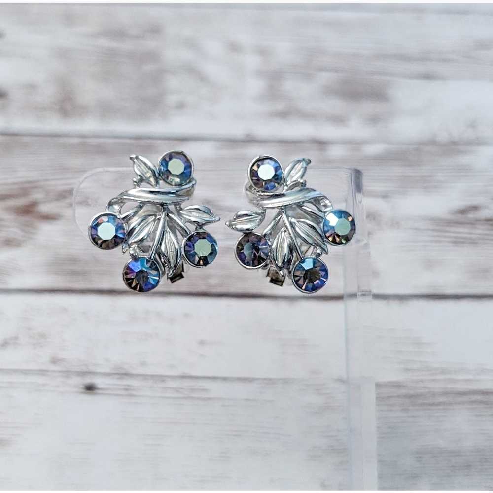 Vintage Clip On Earrings - Stunning Silver Tone &… - image 1