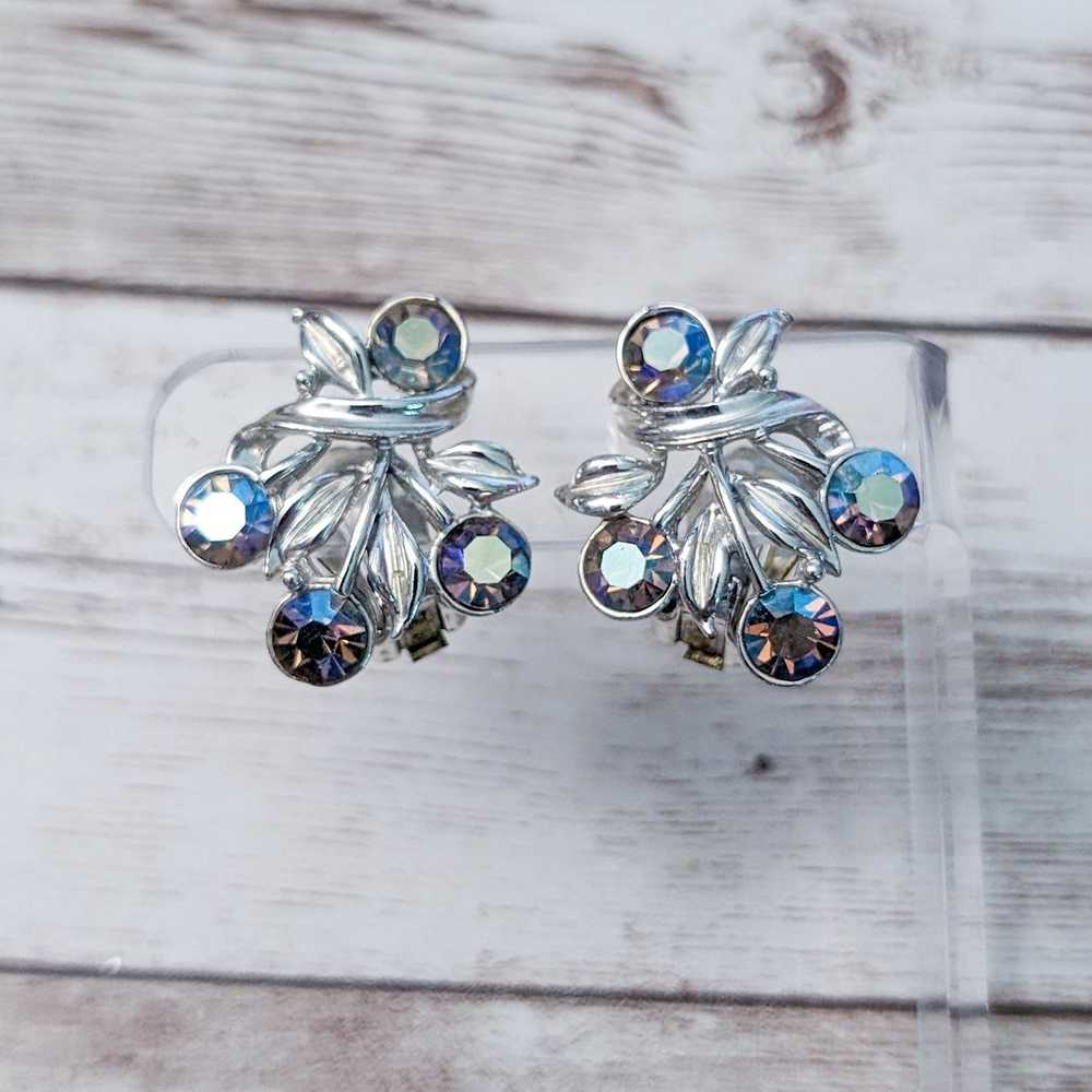 Vintage Clip On Earrings - Stunning Silver Tone &… - image 2