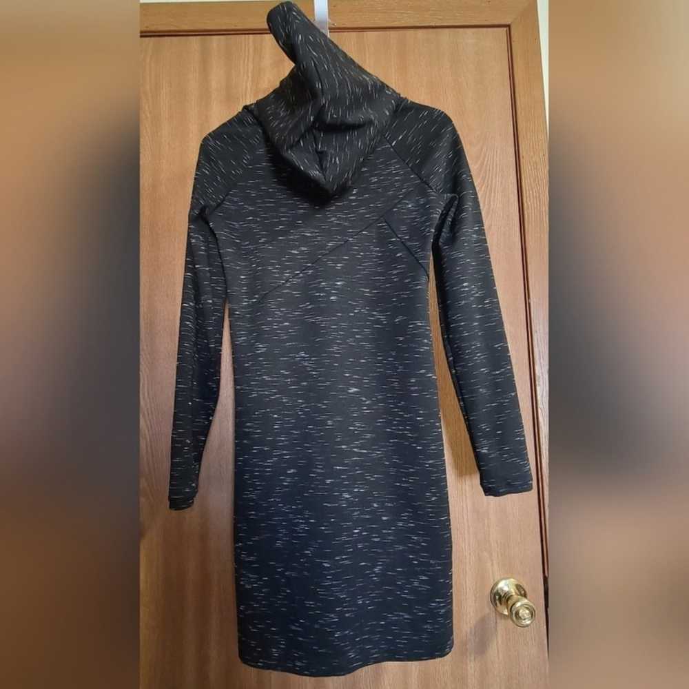 Betabrand Red Eye Travel Dress Size Small - image 5