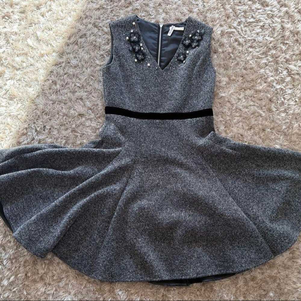 Gray flared one-piece sleeveless dress - image 1