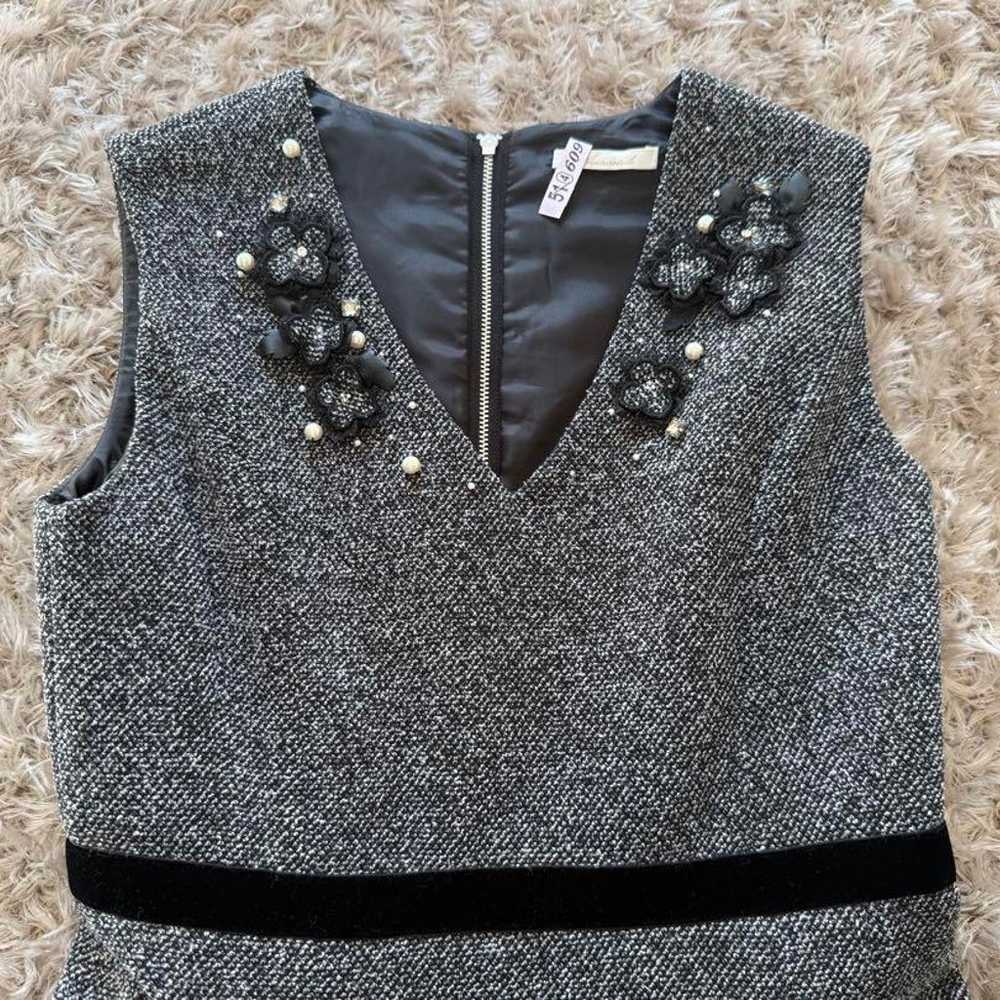 Gray flared one-piece sleeveless dress - image 3