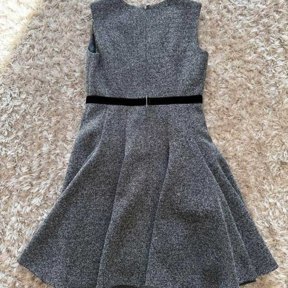 Gray flared one-piece sleeveless dress - image 6