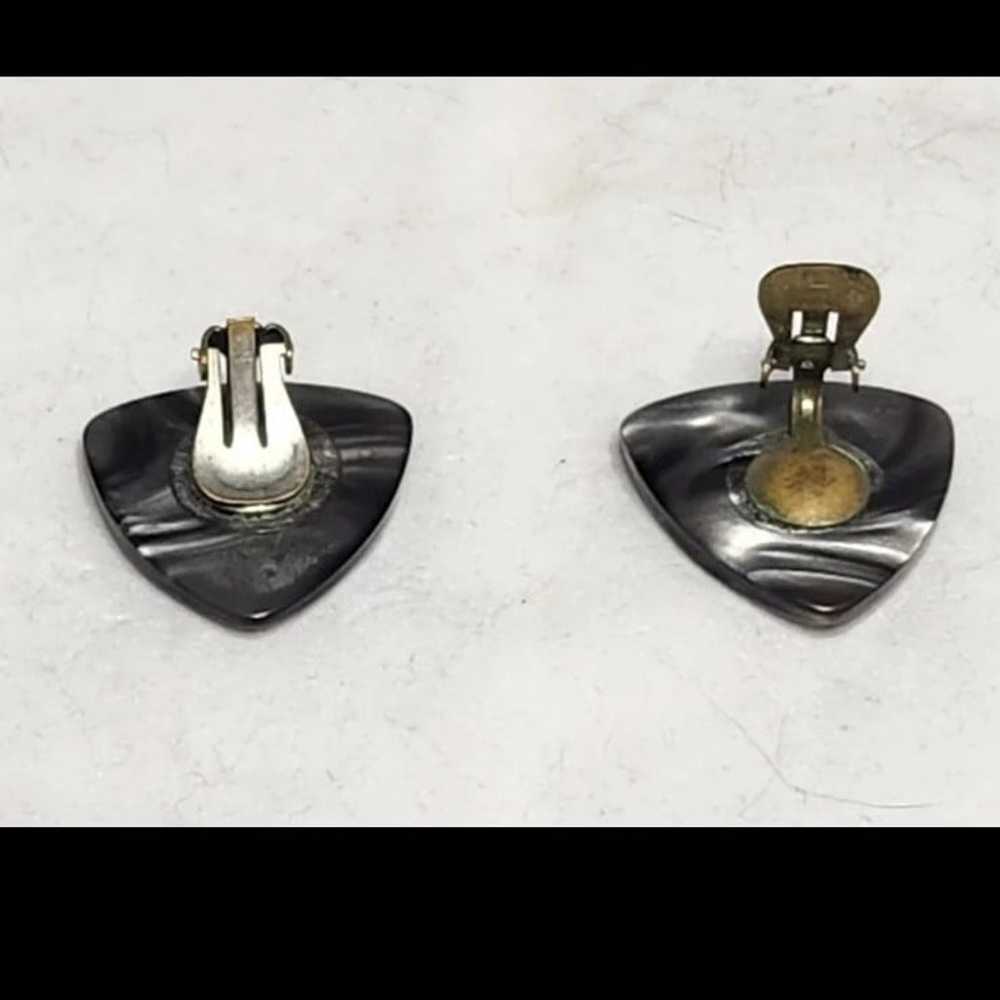 Vintage Collectible Triangle Clip On Earrings - image 2