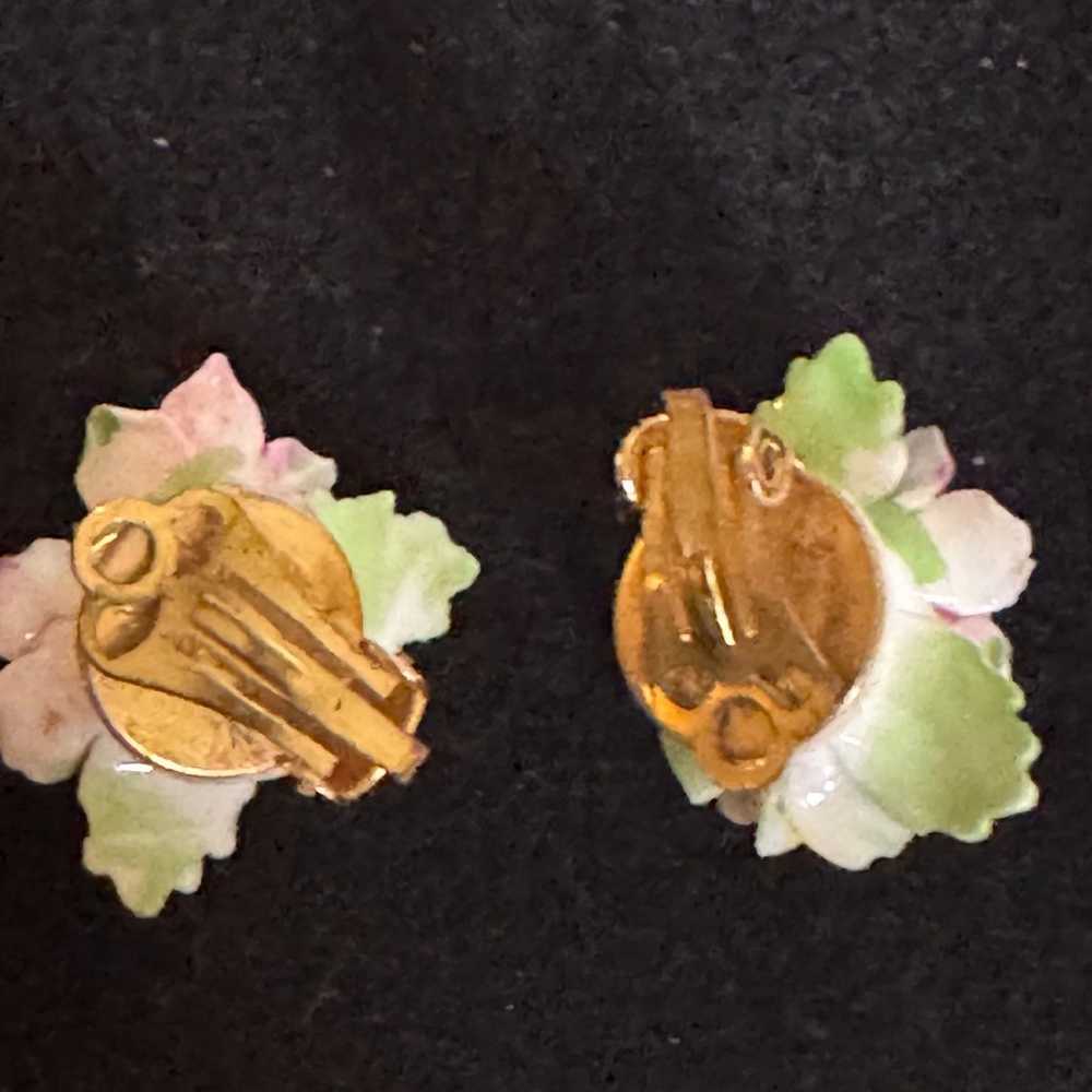 Vintage Porcelain Flower Earrings - image 6