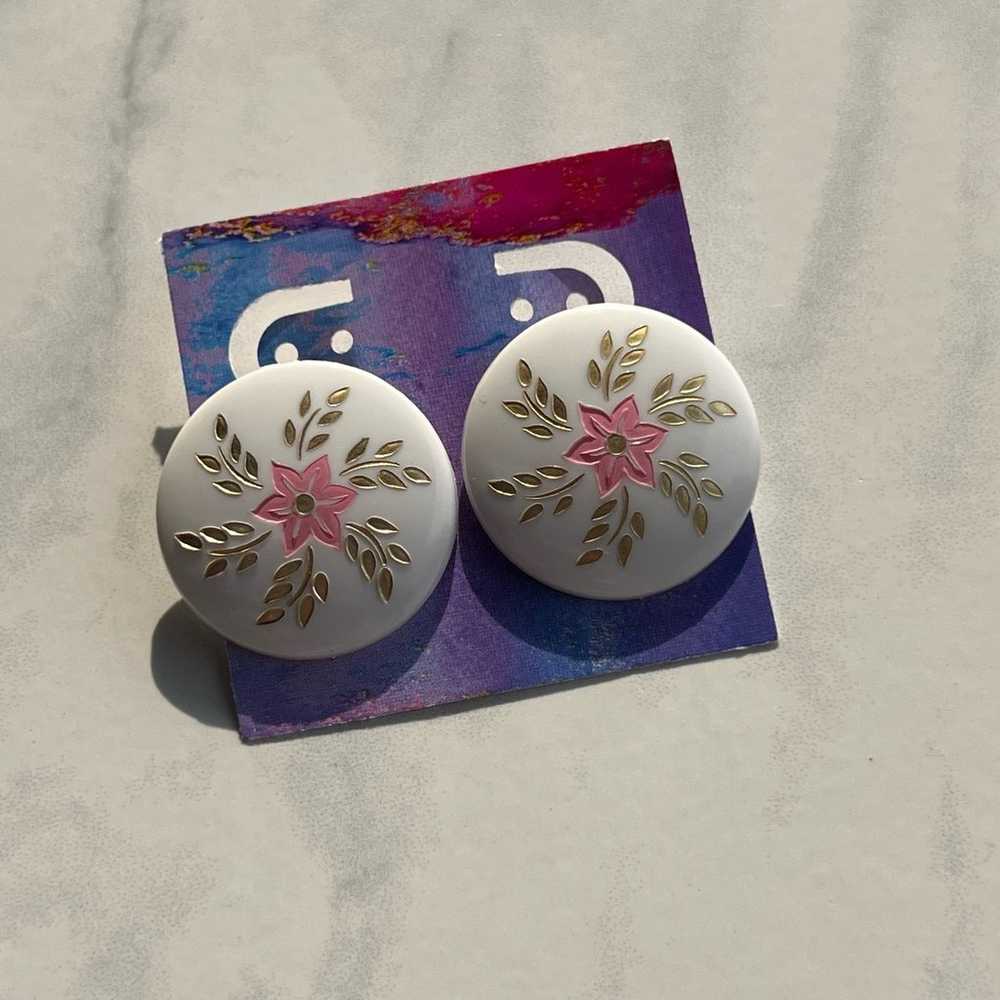 white floral disc clip on earrings vintage - image 8