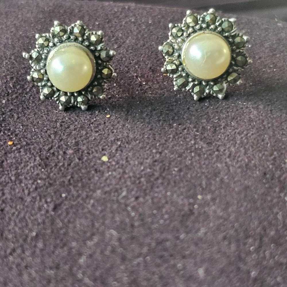 925 Sterling Silver Pearl Stud earrings. - image 1