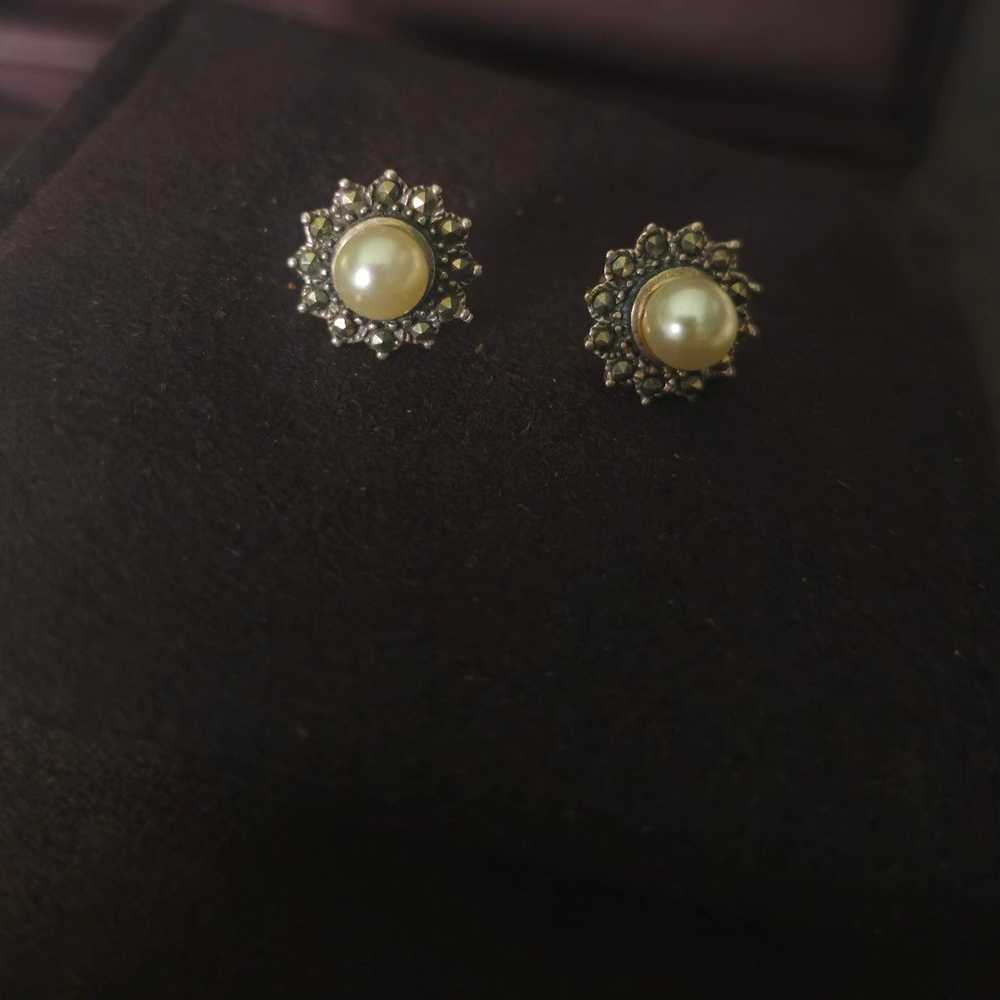 925 Sterling Silver Pearl Stud earrings. - image 3