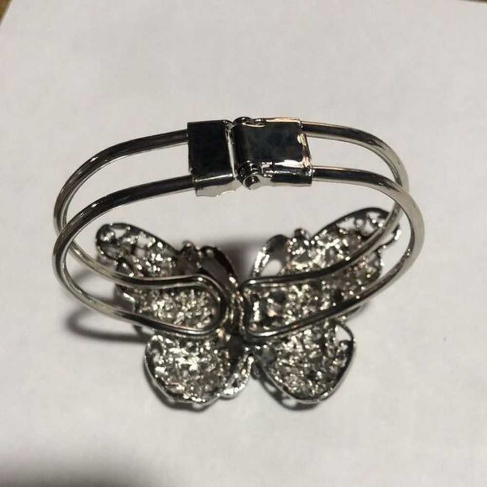 Vintage Silver-Tone Butterfly Bangle Bracelet Wit… - image 4