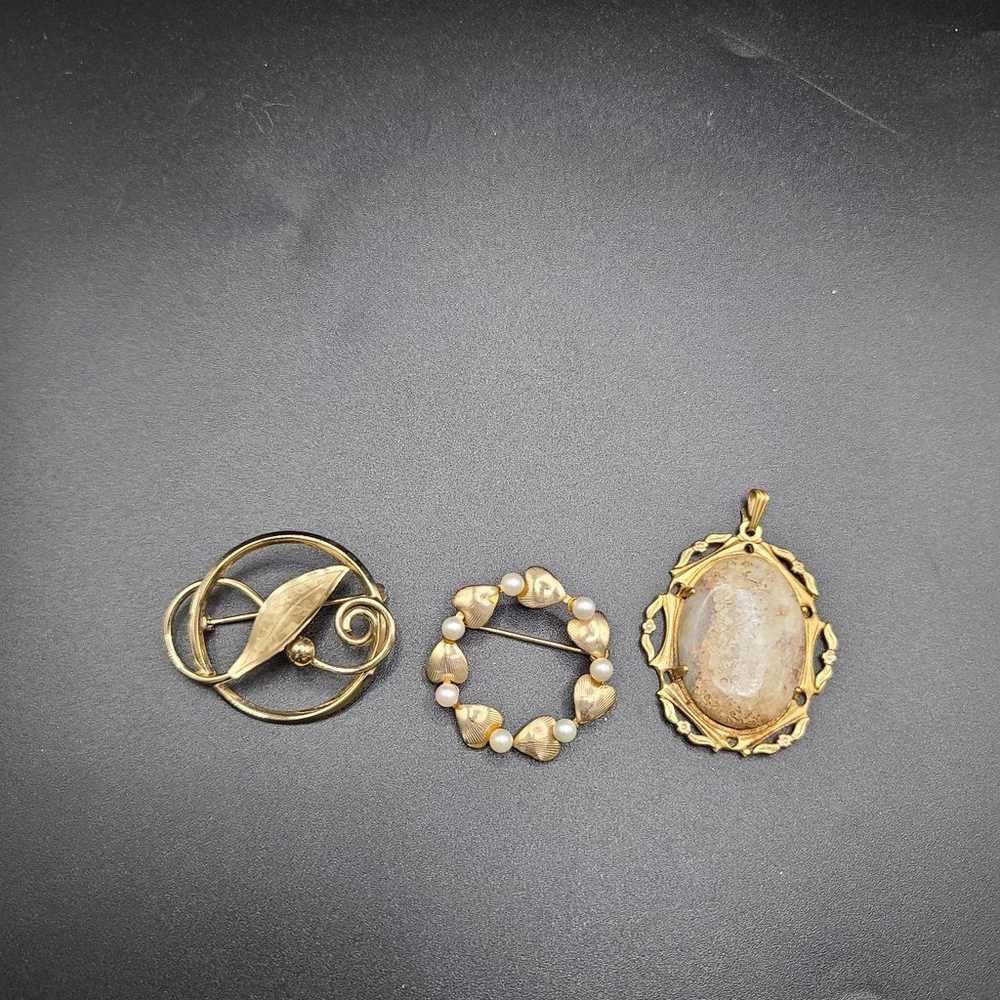 Vintage gold filled broochs lot - image 1