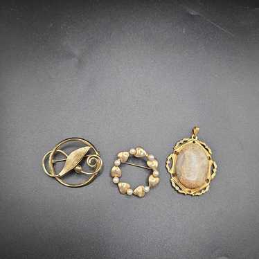 Vintage gold filled broochs lot - image 1