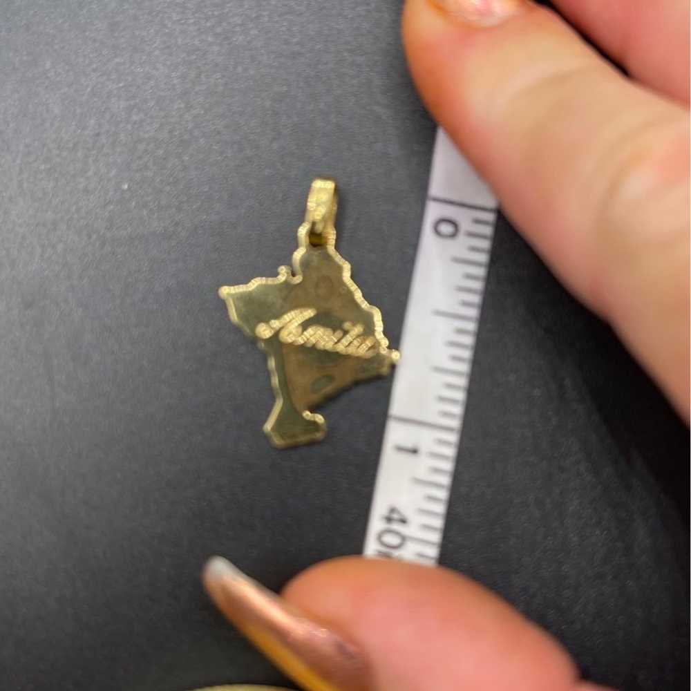 18k gold pendend has makers mark and stamped 750 … - image 5