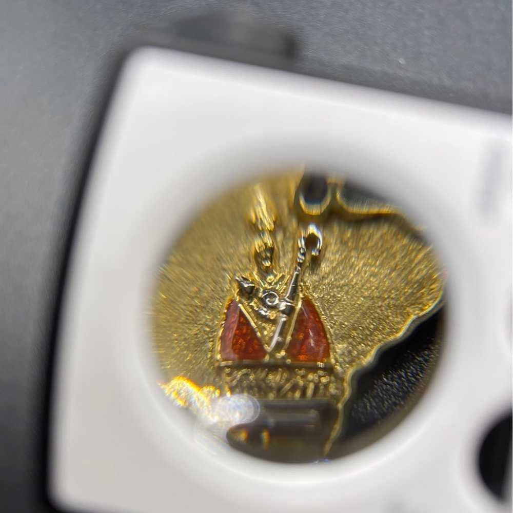 18k gold pendend has makers mark and stamped 750 … - image 6