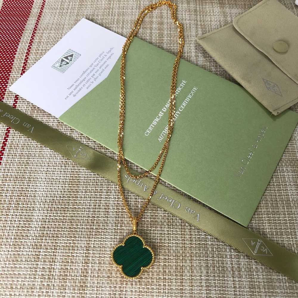 18K Yellow Gold Malachite Magic Pendant Necklace - image 4